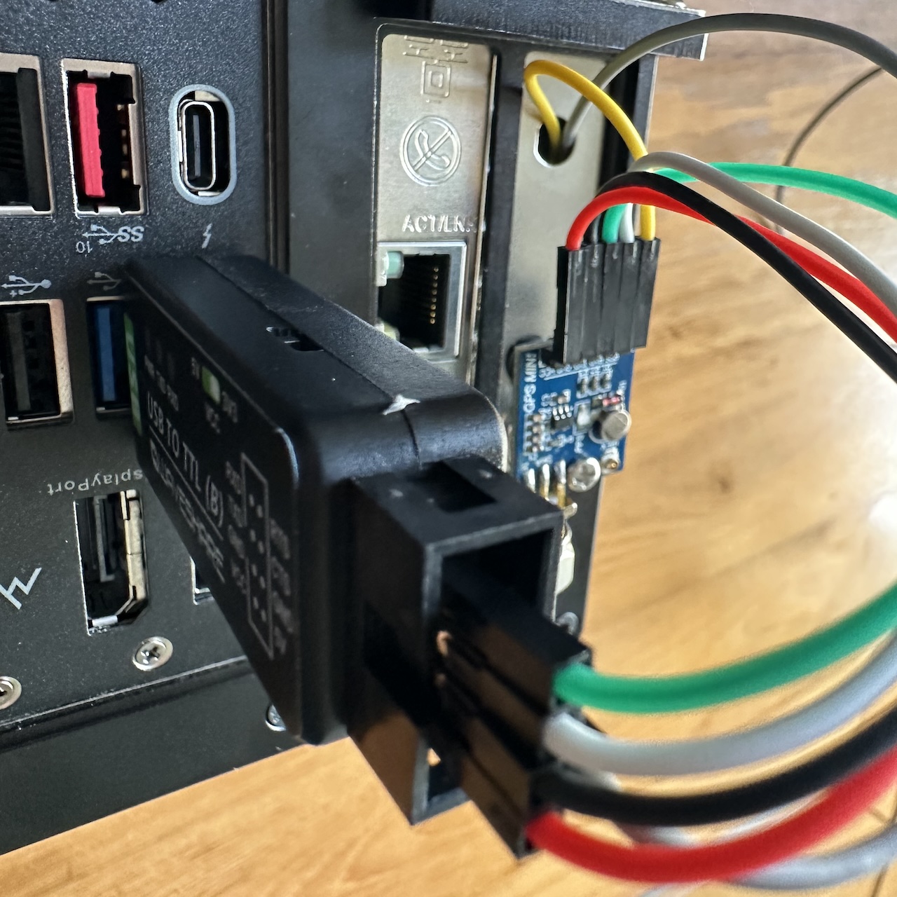 Complete assembled GNSS board setup